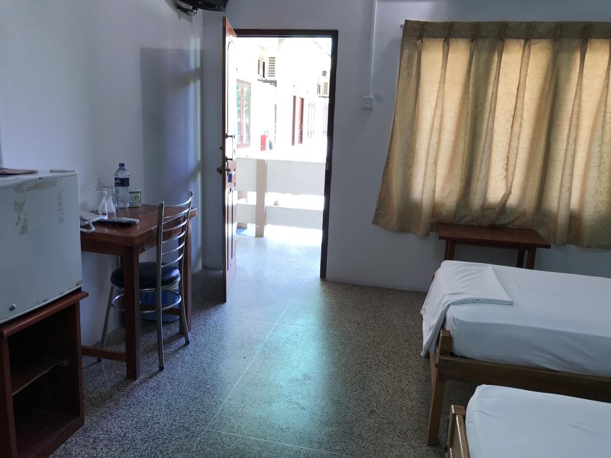 Gnaanams Hotel And Restaurant Jaffna Esterno foto