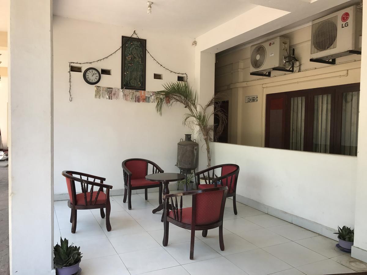 Gnaanams Hotel And Restaurant Jaffna Esterno foto