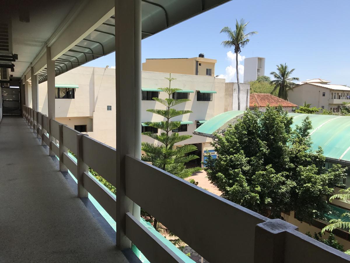 Gnaanams Hotel And Restaurant Jaffna Esterno foto