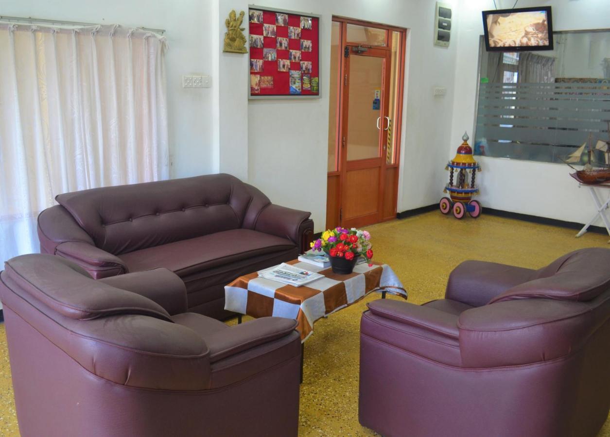 Gnaanams Hotel And Restaurant Jaffna Esterno foto