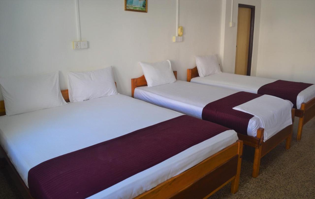 Gnaanams Hotel And Restaurant Jaffna Esterno foto